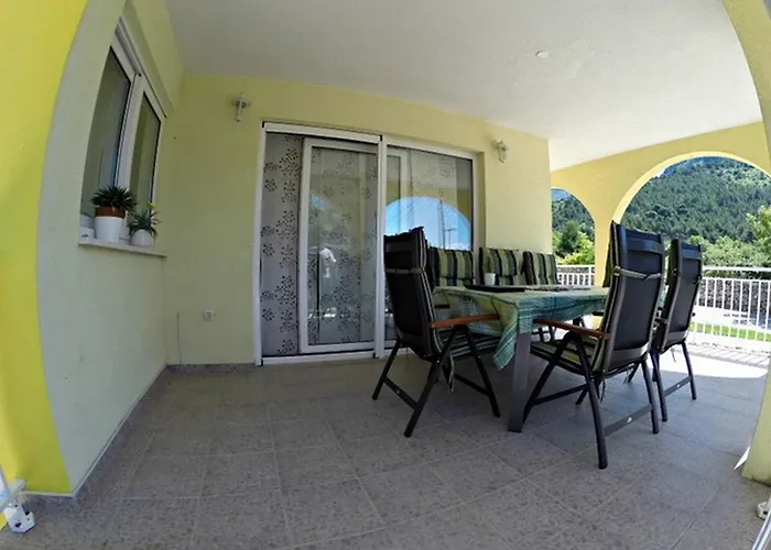 Apartamento With A Parking Space Zaostrog, Makarska - 15656 *